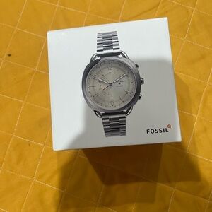 Brand new silver fossil watch